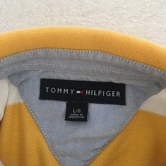 Stylish Tommy Hilfiger Men's Polo Shirt - Picture 4 of 7